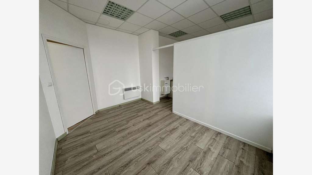 AV local refait à neuf 60m² à Charleville-Mézières