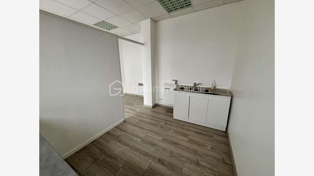 AV local refait à neuf 60m² à Charleville-Mézières