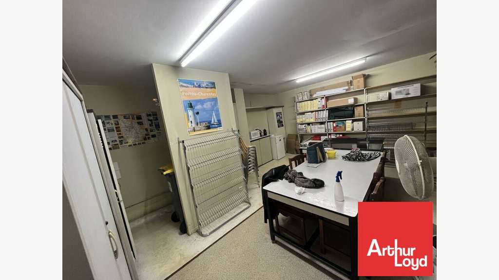AV local commercial 140m² centre-ville Chasseneuil