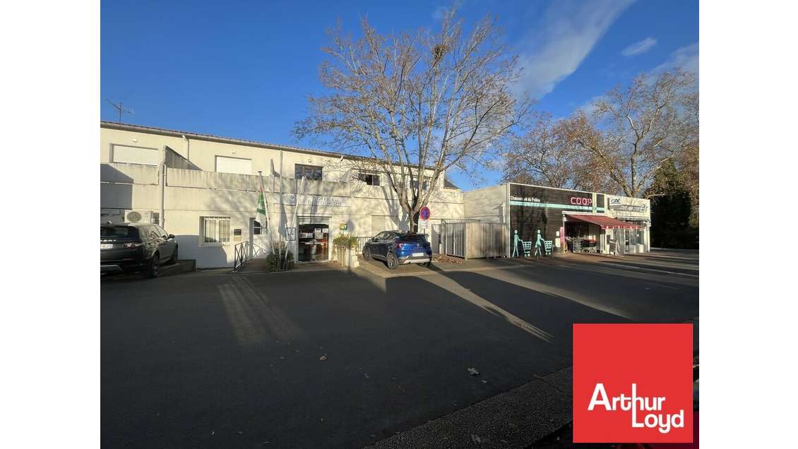 AV local commercial 140m² centre-ville Chasseneuil