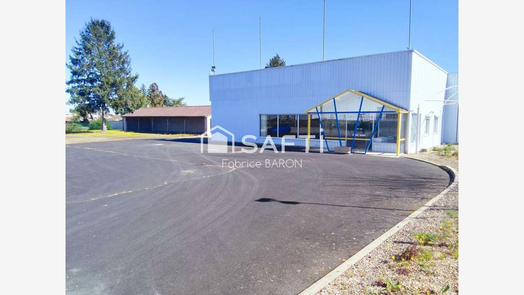 Vente local dans zone commerciale de Chasseneuil