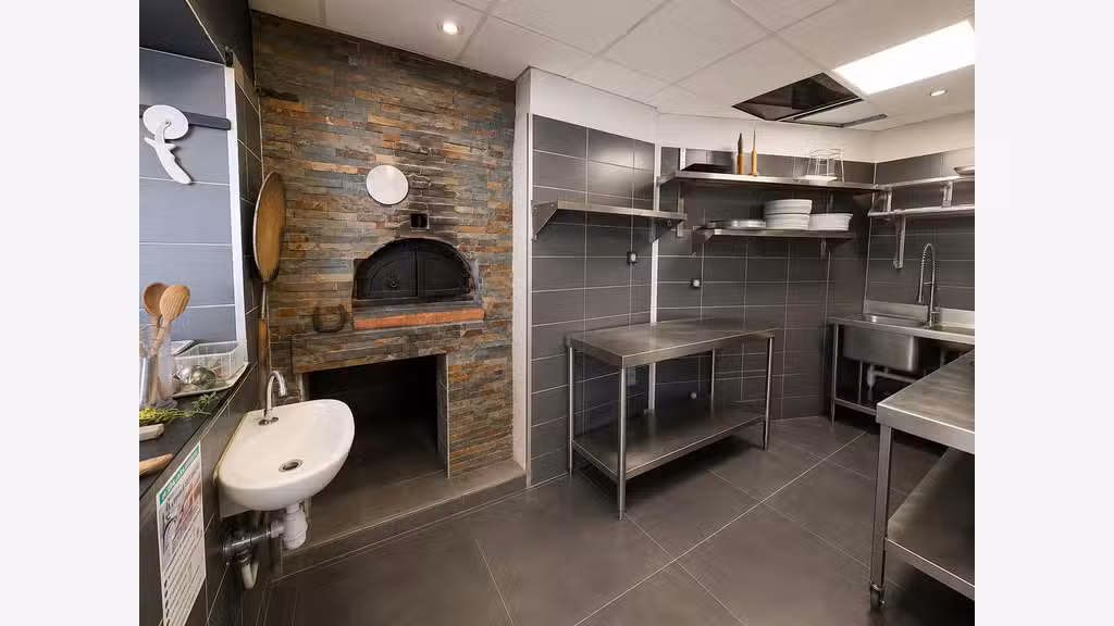 AV murs restaurant pizzeria 63m² Chateau Gombert