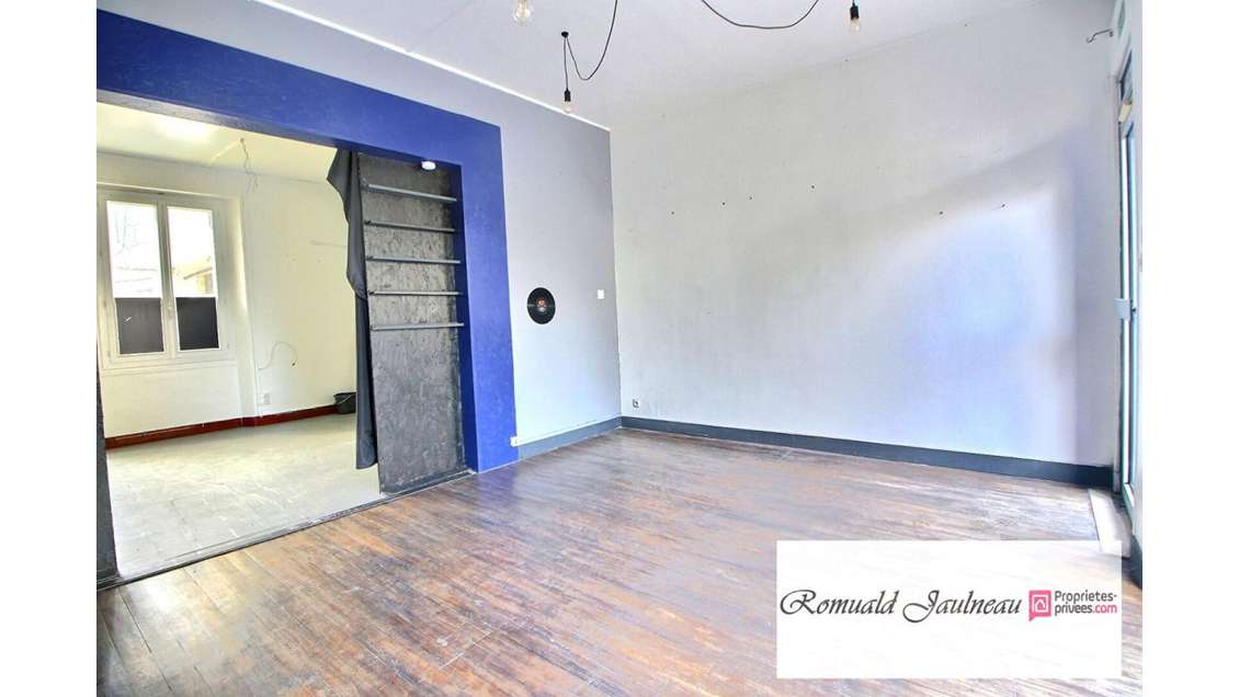 Vente murs commerciaux libres 30m² Bonneval centre