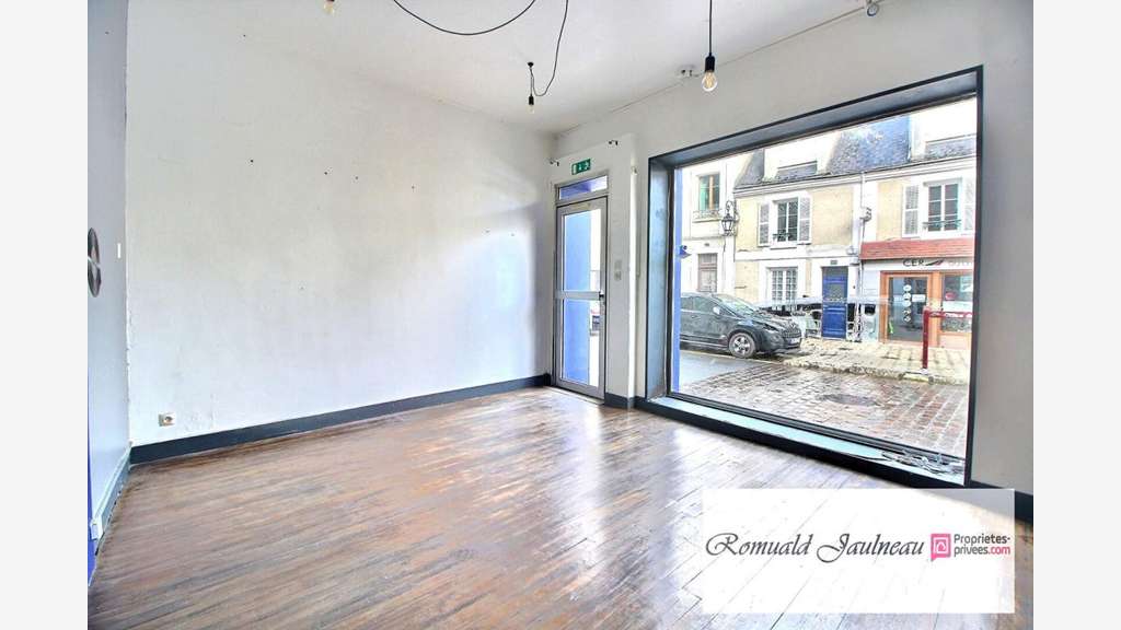 Vente murs commerciaux libres 30m² Bonneval centre