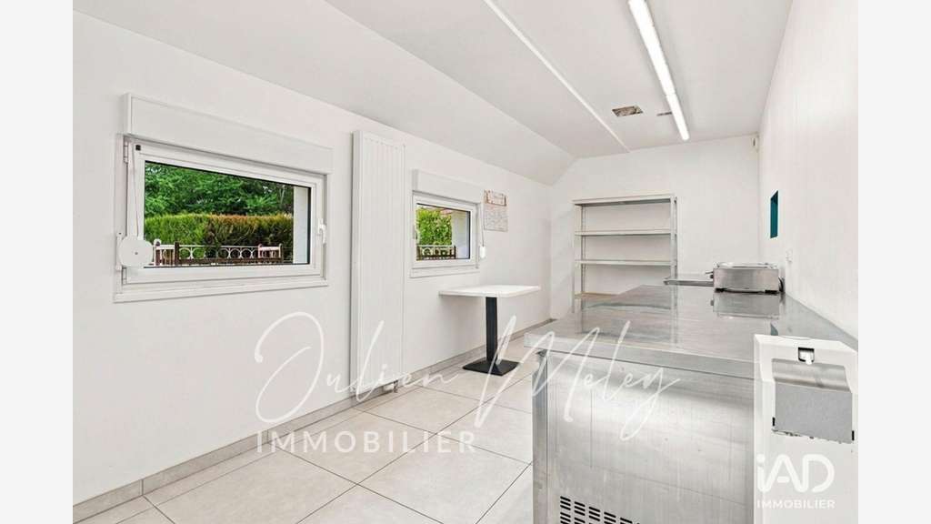 AV local commercial 86m² emplac N°1 à Chèvremont