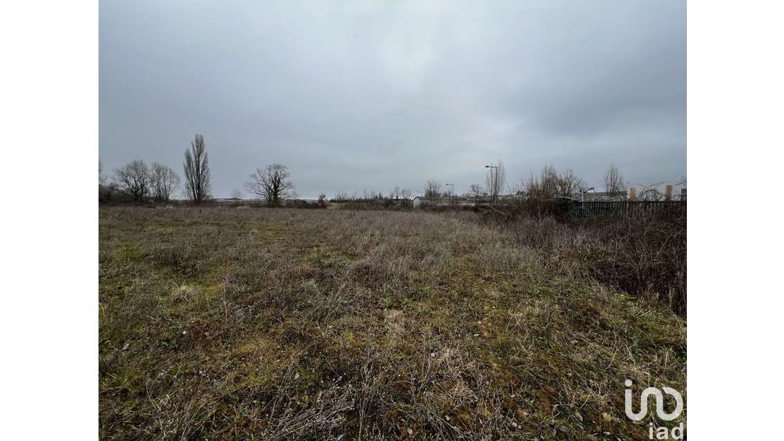 Local commercial à Chevry-Cossigny
