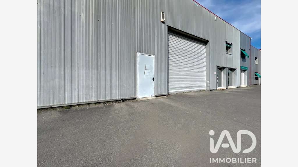 Local commercial à Chevry-Cossigny