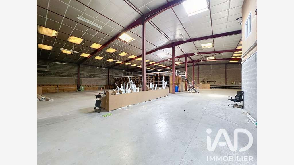 Local commercial à Chevry-Cossigny