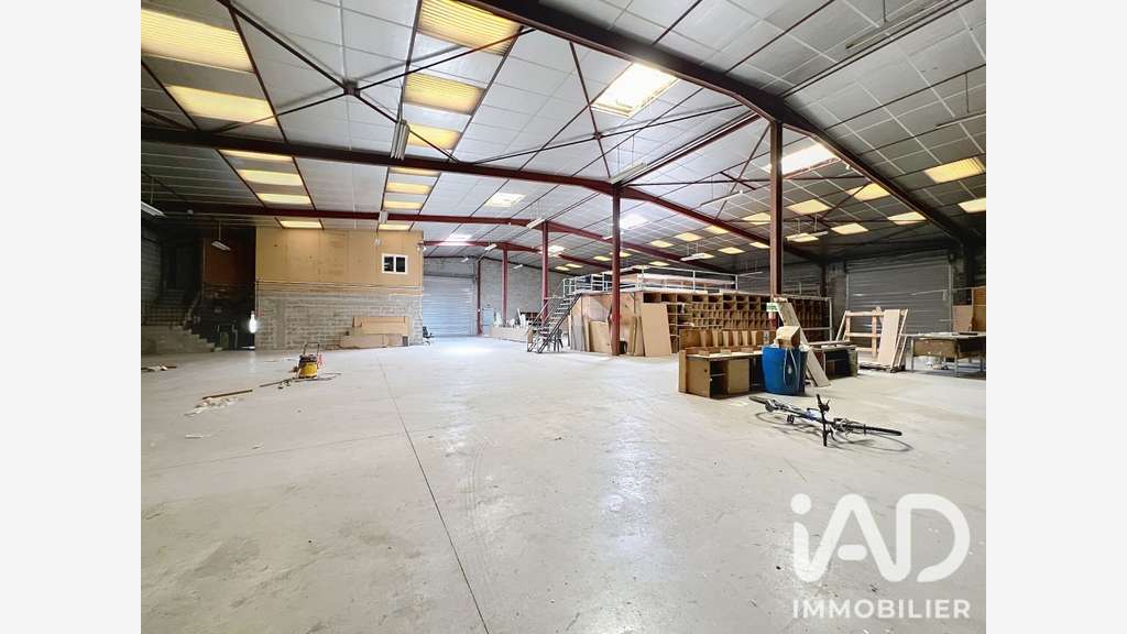 Local commercial à Chevry-Cossigny