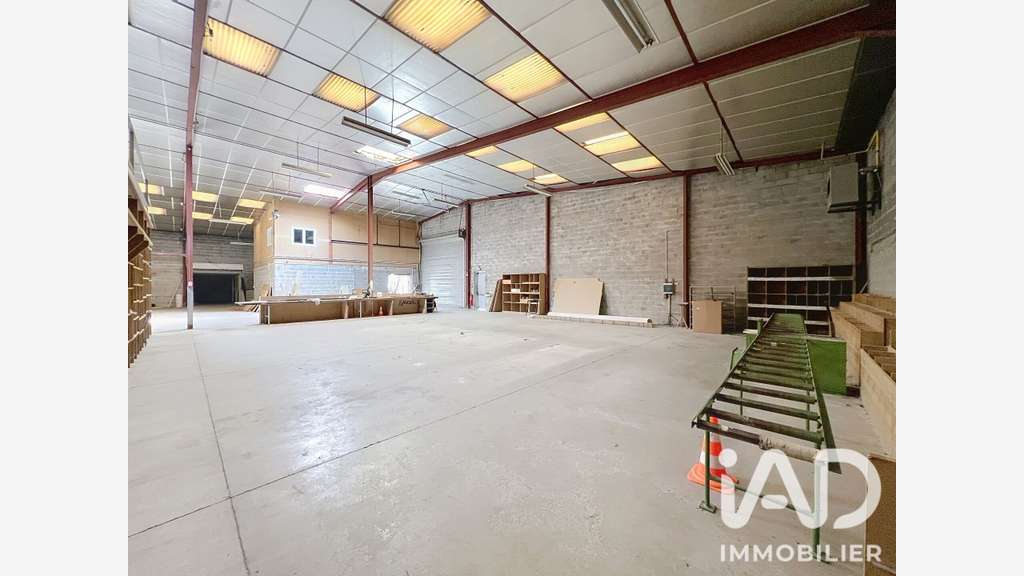 Local commercial à Chevry-Cossigny