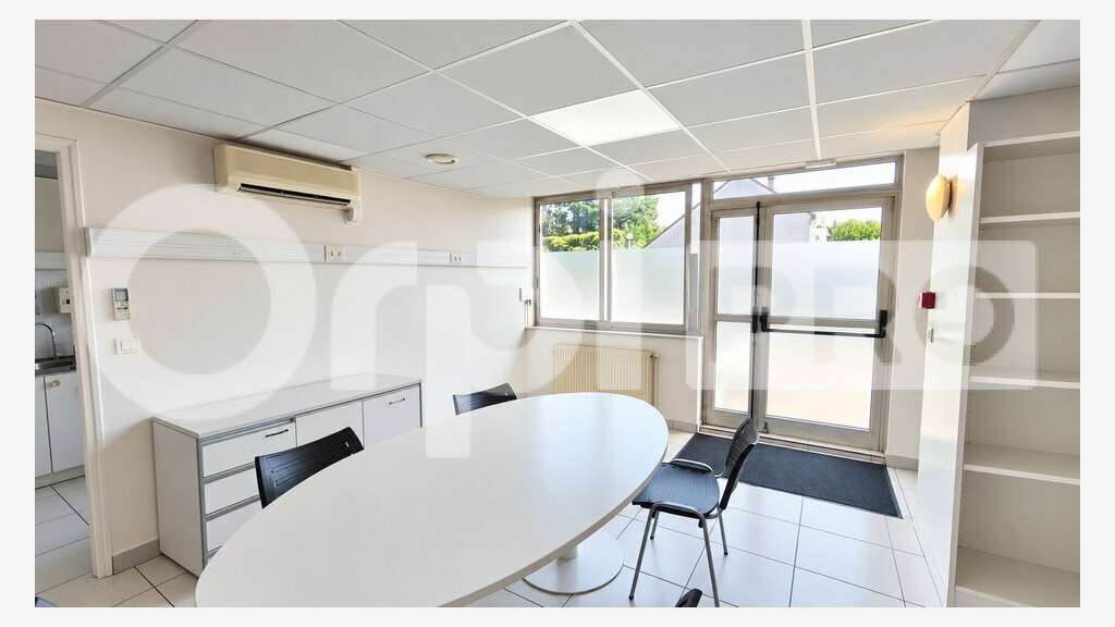 Vente local professionnel 245m² à Chilly-Mazarin