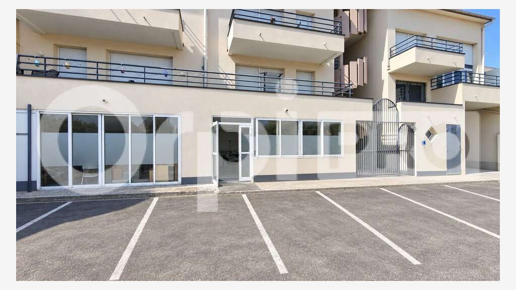 Vente local professionnel 245m² à Chilly-Mazarin