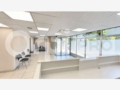 Vente local professionnel 245m² à Chilly-Mazarin