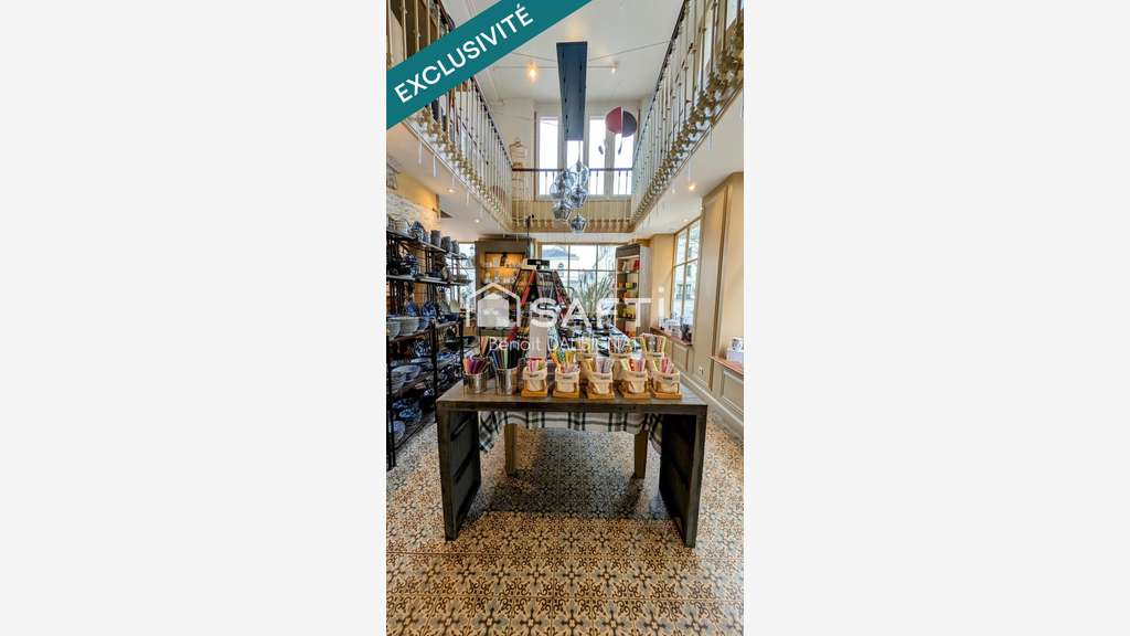 Vente beau commerce prestige au cœur de Chinon