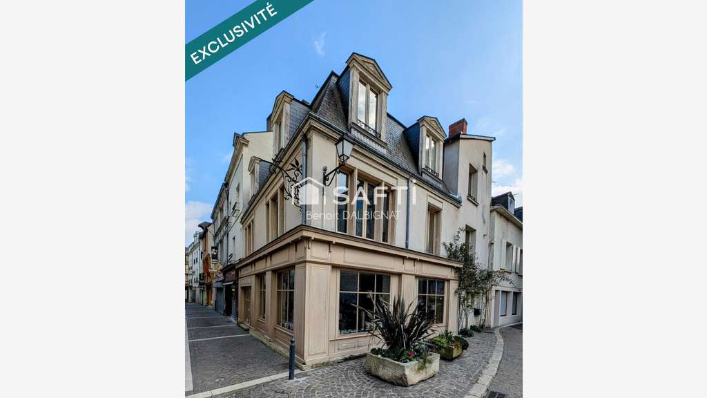 Vente beau commerce prestige au cœur de Chinon