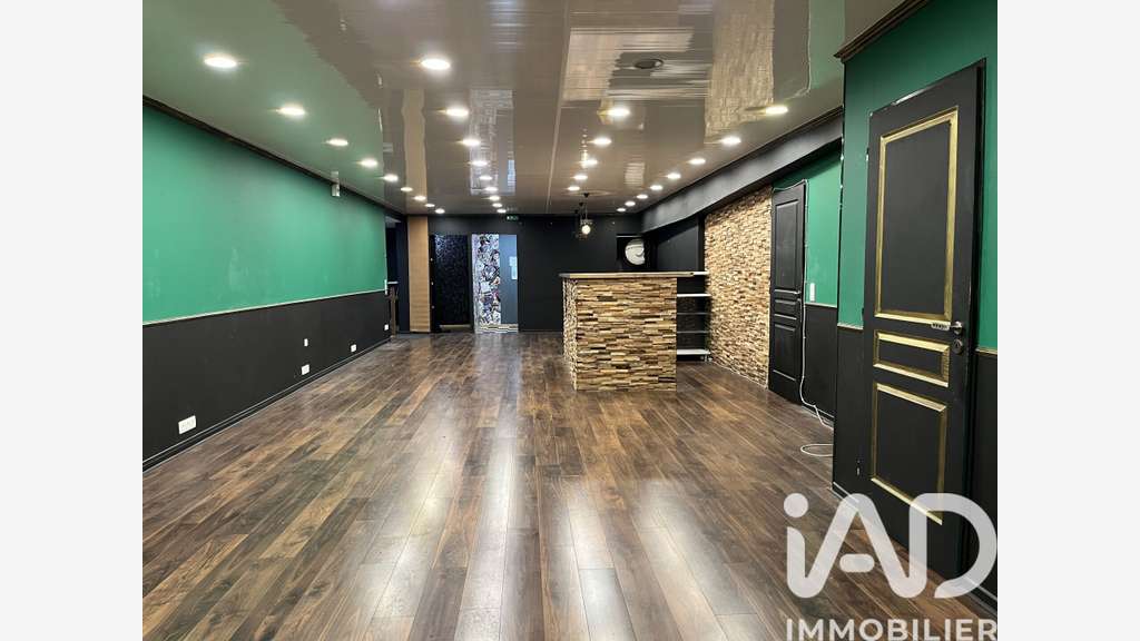 Vente local commercial 252m² à Claye-Souilly