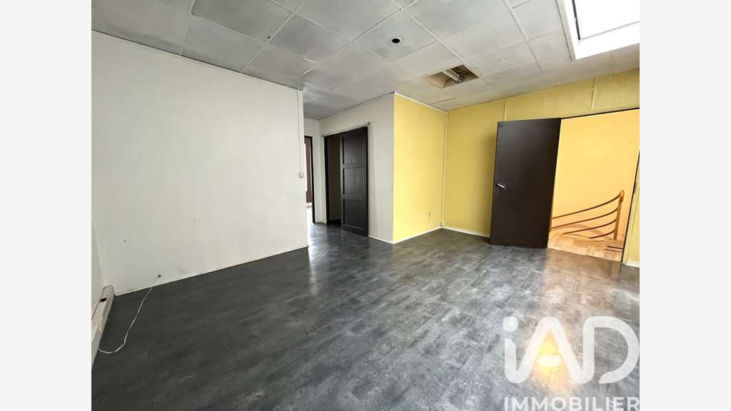 Vente local commercial 252m² à Claye-Souilly