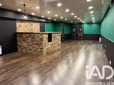 Vente local commercial 252m² à Claye-Souilly