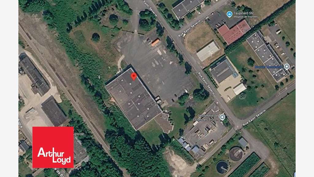 AV ensemble immobilier industriel 3000m² à Cloyes
