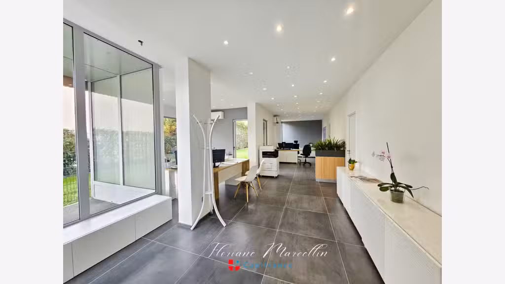 Vente local commercial 159m² avec stockage Cluses