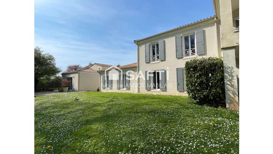 Murs d’hôtel 3* moderne et d’exception à Cognac