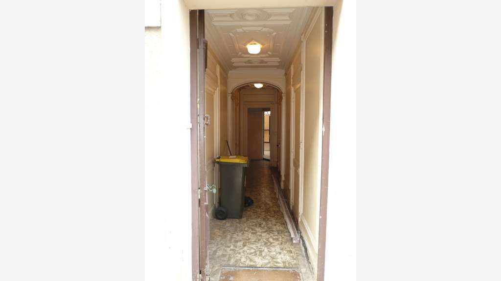 COGNAC Rue Piétonne A Vendre Local Commercial + 