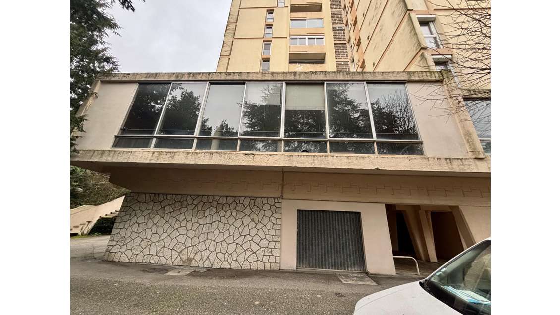 Vente local commercial 96m² à Colayrac-Saint-Cirq