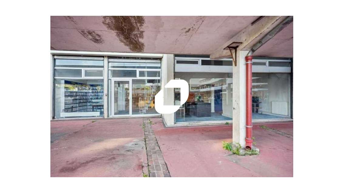 Vente Local commercial 211m² Colombes