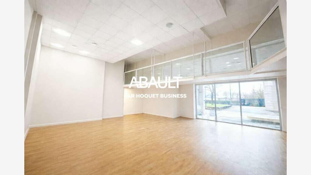 Murs commerciaux 300m² à vendre à Colomiers