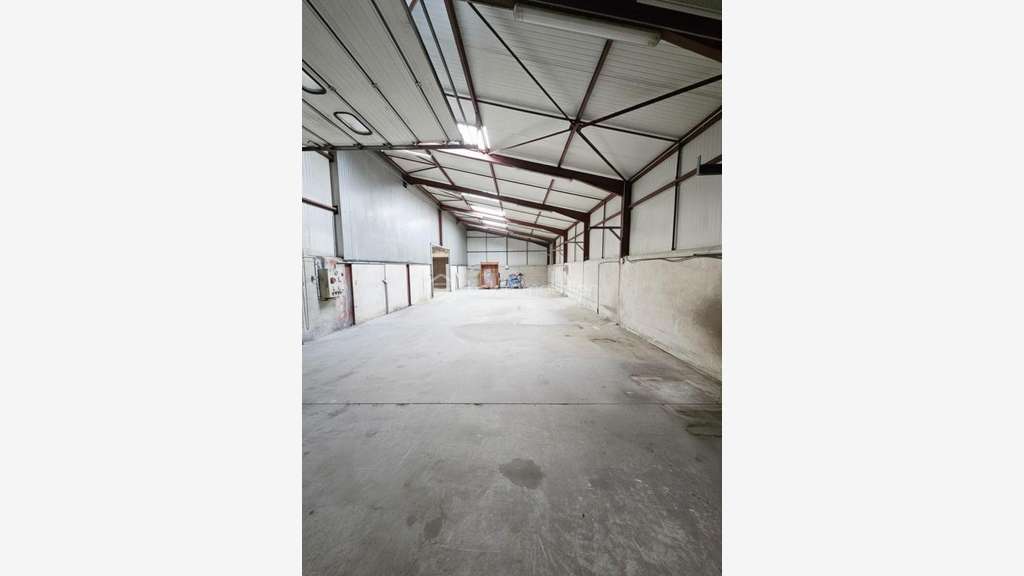 Vente local d'activités 760m² zone artisanale 69