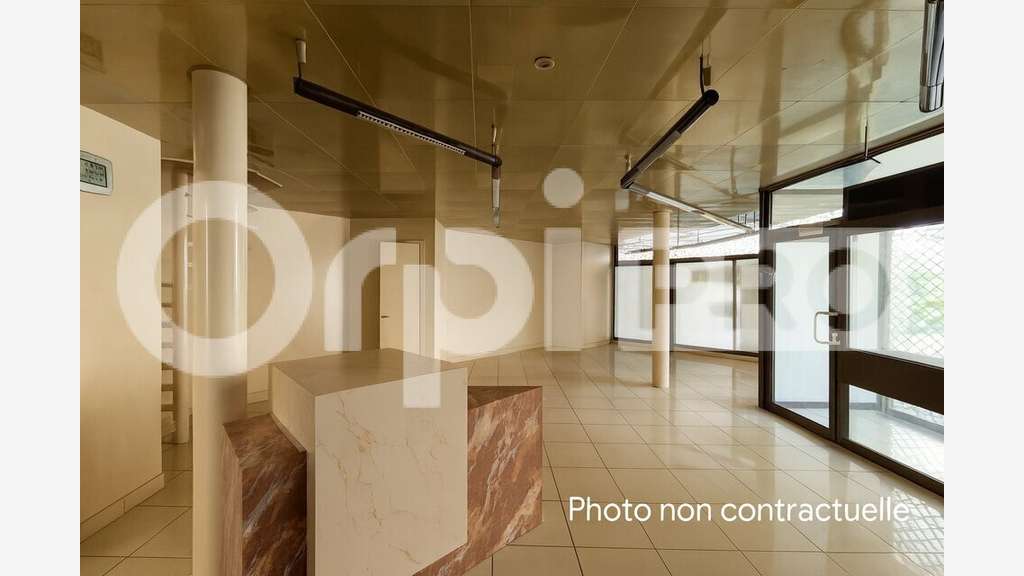 Local commercial 141m² à vendre sur Commentry