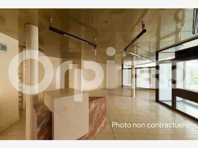Local commercial 141m² à vendre sur Commentry
