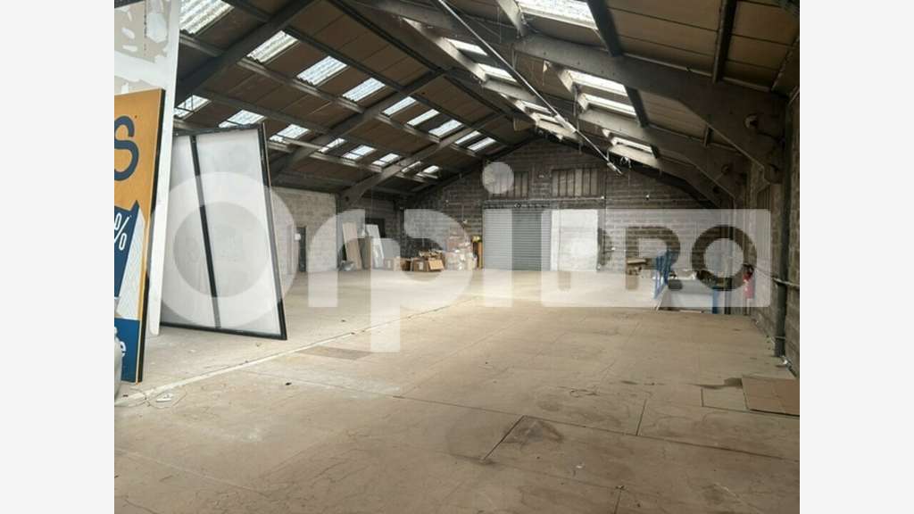 Vente local commercial de 1930m² à Coulommiers