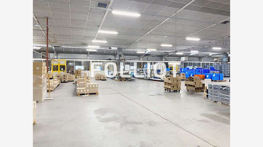 A vendre local commercial de 3000m² à Coutances