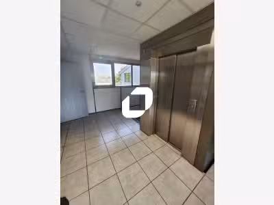 Vente Local commercial 2500m² Creteil