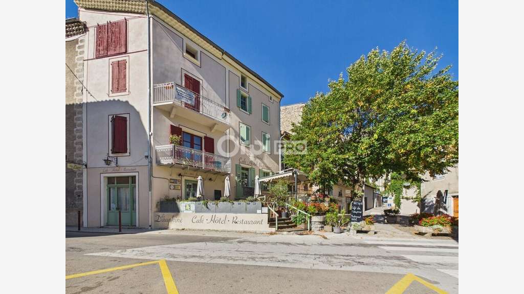 DIE - MURS ET FONDS DE COMMERCE à vendre