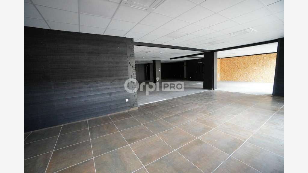 AV local commercial 204m² à Dijon prox République