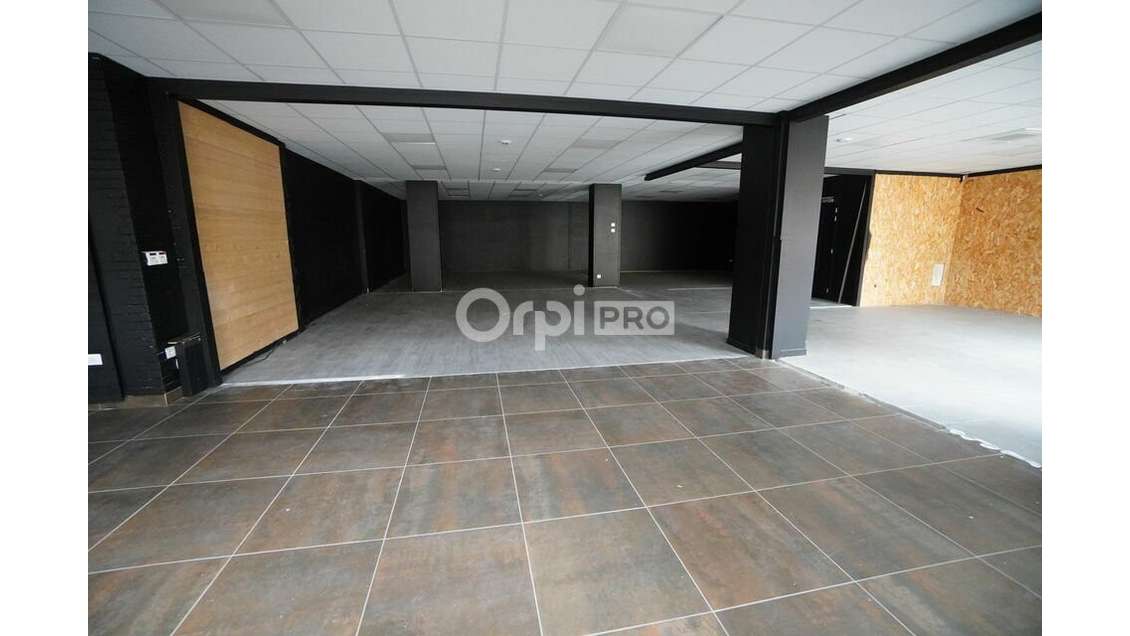 AV local commercial 204m² à Dijon prox République