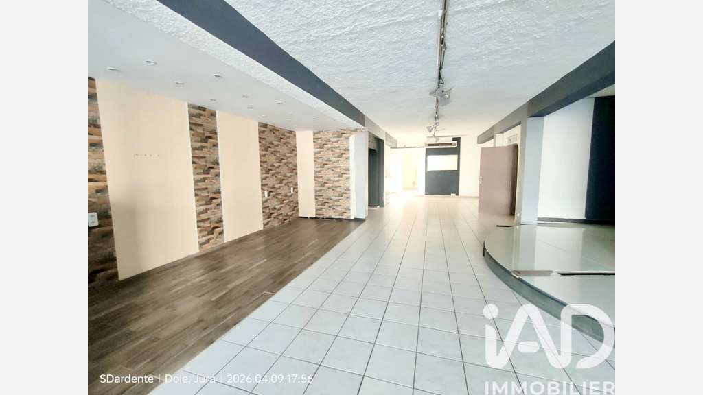 Vente locaux commerciaux de 280m² à Dole centre