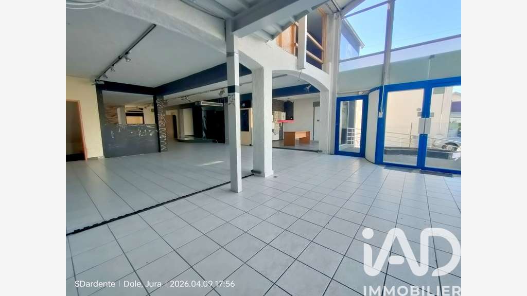 Vente locaux commerciaux de 280m² à Dole centre
