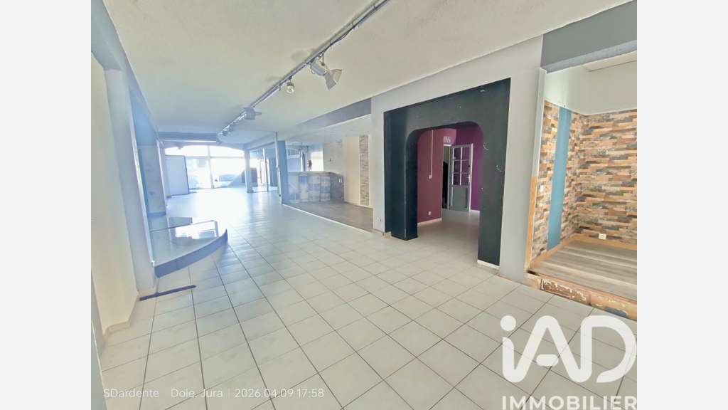 Vente locaux commerciaux de 280m² à Dole centre