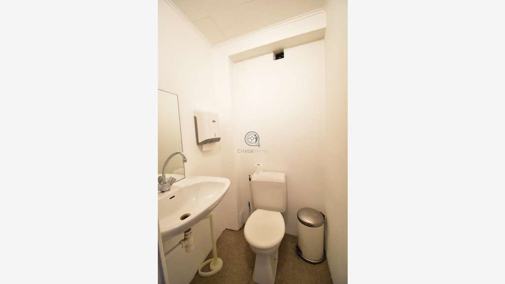 Vente local en rez de chaussée 123m² à Domène