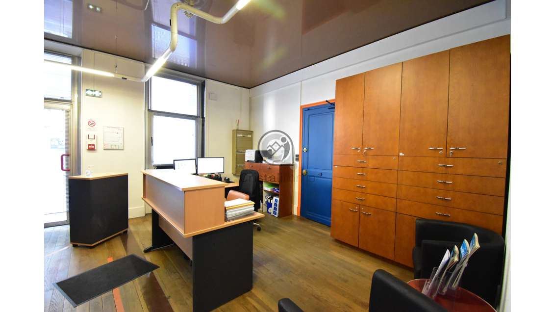 Vente local en rez de chaussée 123m² à Domène