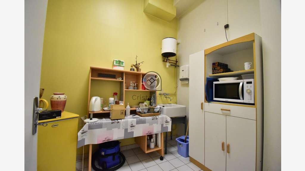 Vente local en rez de chaussée 123m² à Domène
