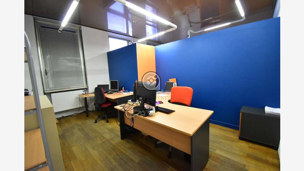 Vente local en rez de chaussée 123m² à Domène