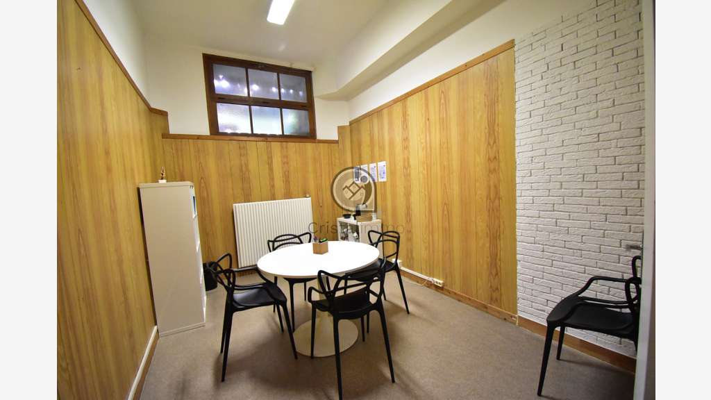 Vente local en rez de chaussée 123m² à Domène