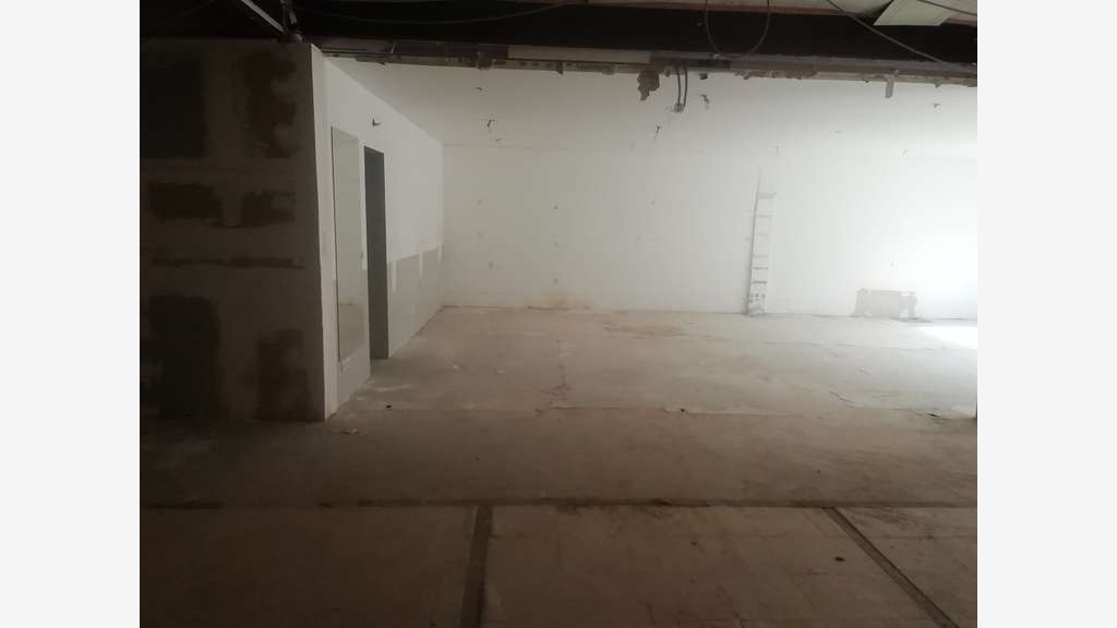 Local commercial 350m² à vendre à Draguignan (83)