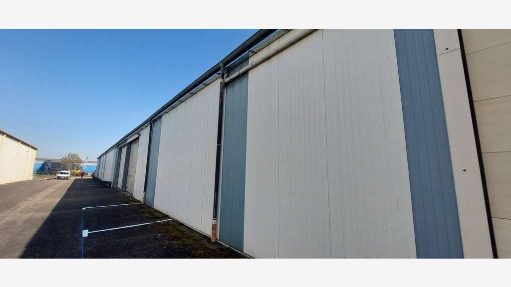 AV local artisanal commercial 387.7m² Duttlenheim