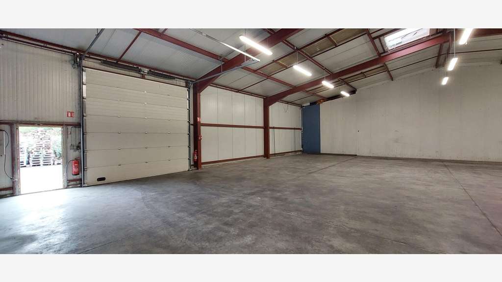 AV local artisanal commercial 387.7m² Duttlenheim