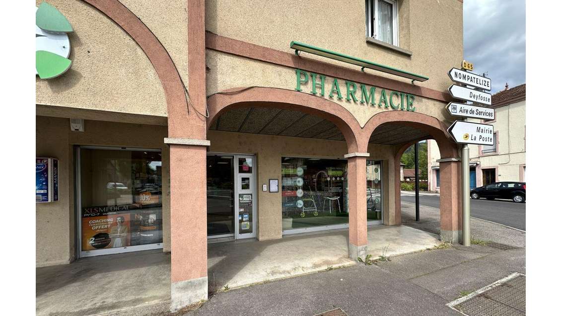 Vente local commercial 288m² à Clairefontaine